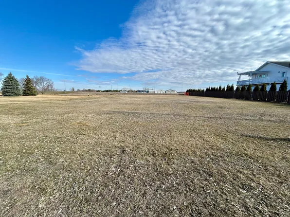 E Gilman St, New York Mills, MN 56567