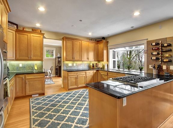 4th image of 19259 Normandy Park Dr SW