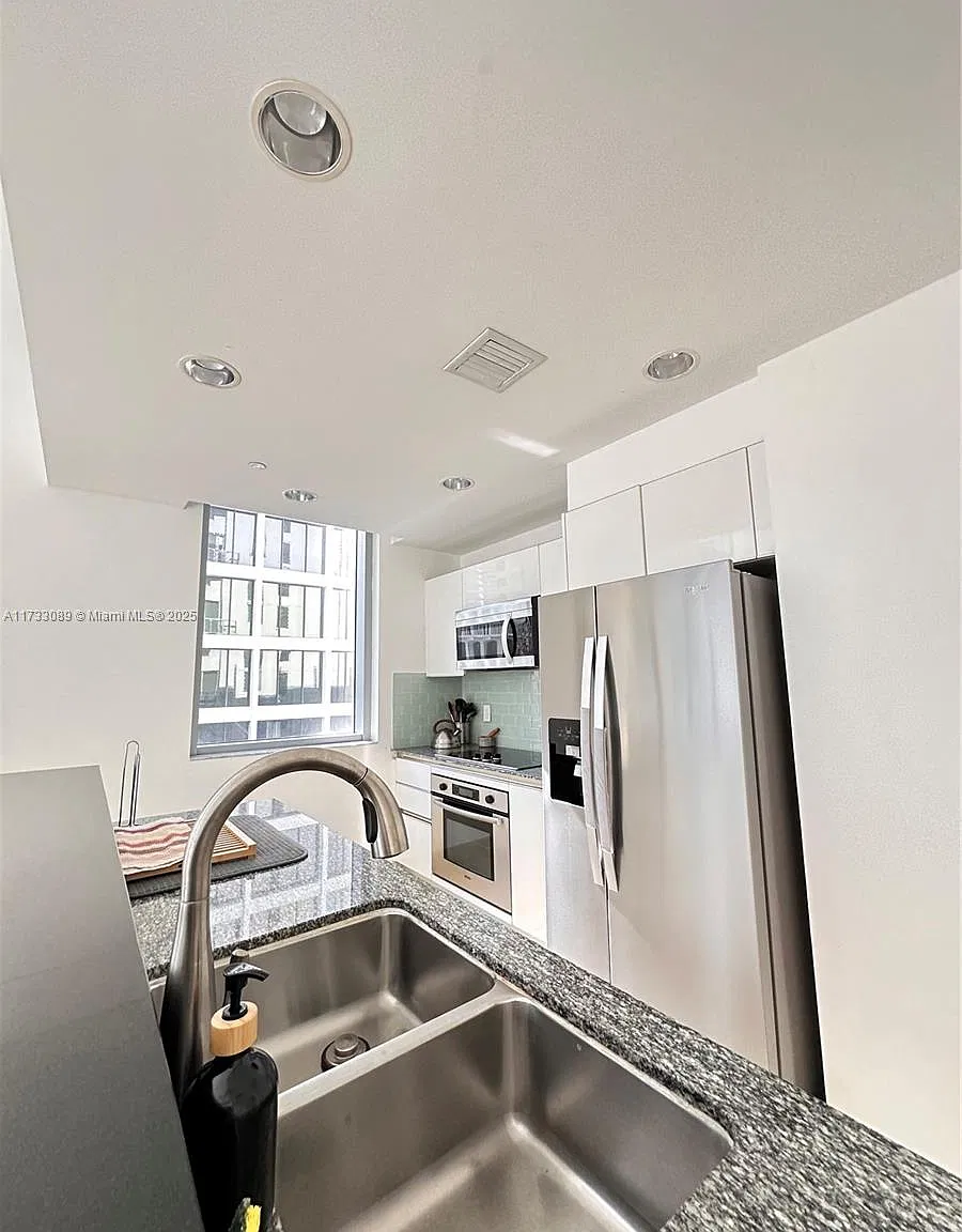 2 bed, 1440 sqft, $5,000 — Photo 4