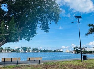 1094 Redwood St #1094, Hollywood, FL 33019
