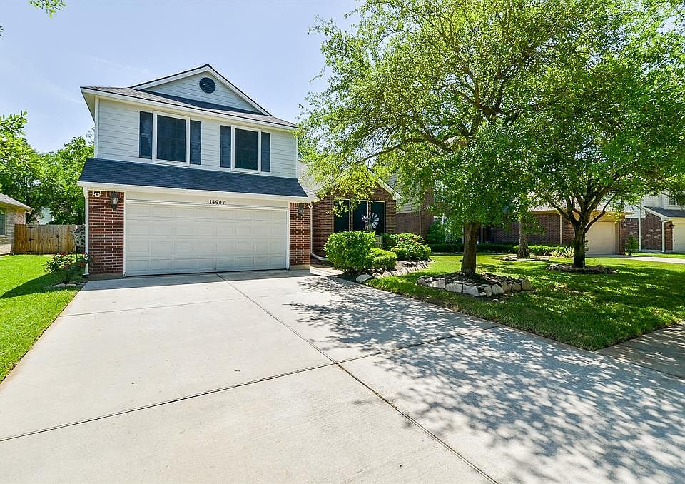1st image of 14907 Chestnut Falls Dr