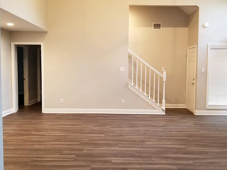 2523 Castle Pl — Photo 11