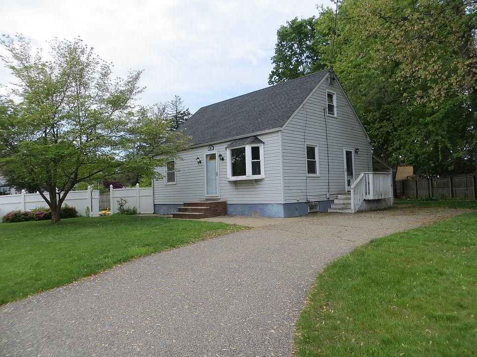 Convenient to NYC transit.