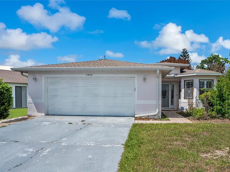 4805 Kingston Cir — Photo 1