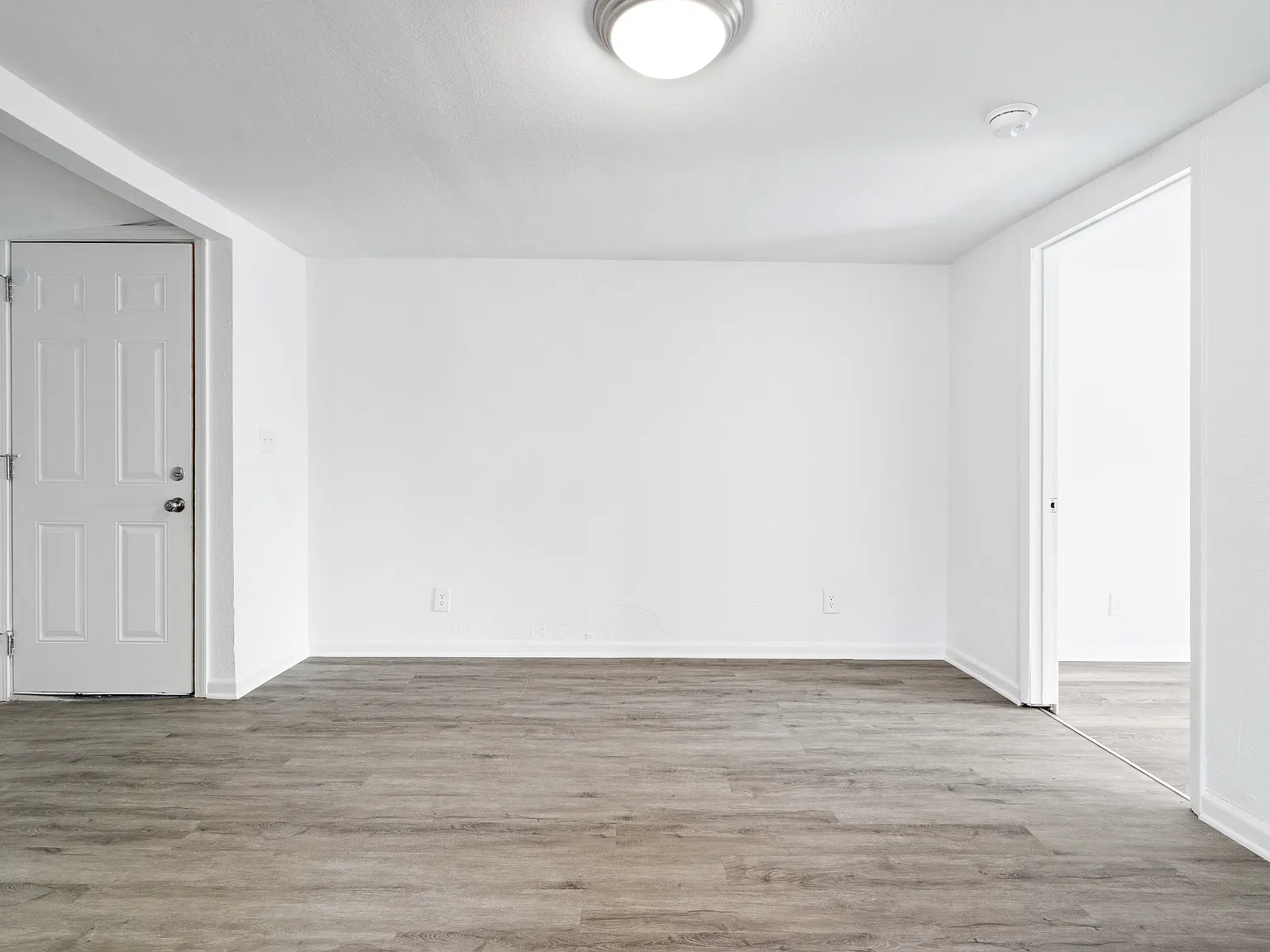 2 bed, 813 sqft, $900 — Photo 3