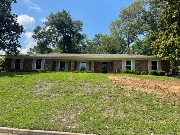 403 Ridgewood St, Vicksburg, MS 39180