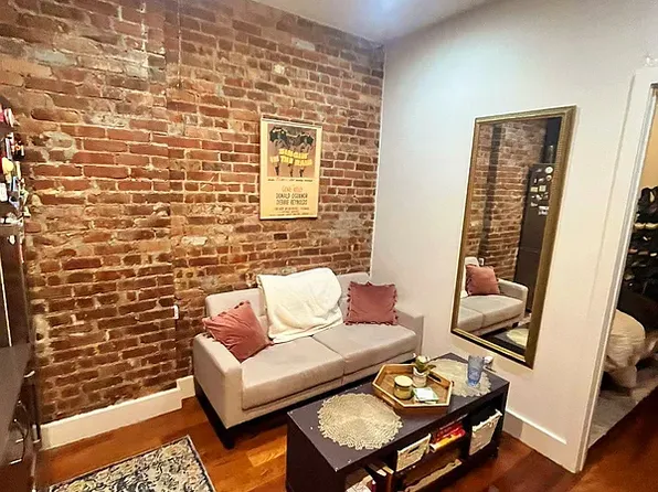 236 W 16th St APT 2B, New York, NY 10011