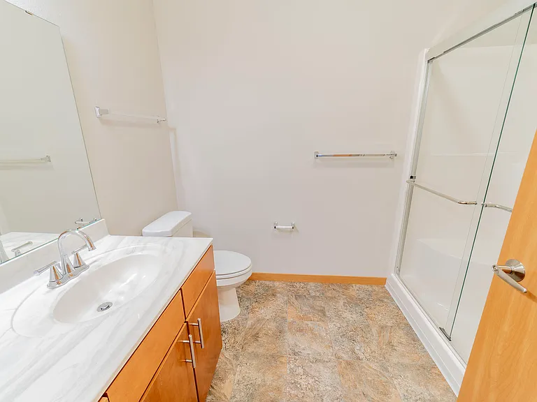 Mammoth Springs Apartments & Townhomes — Photo 33
