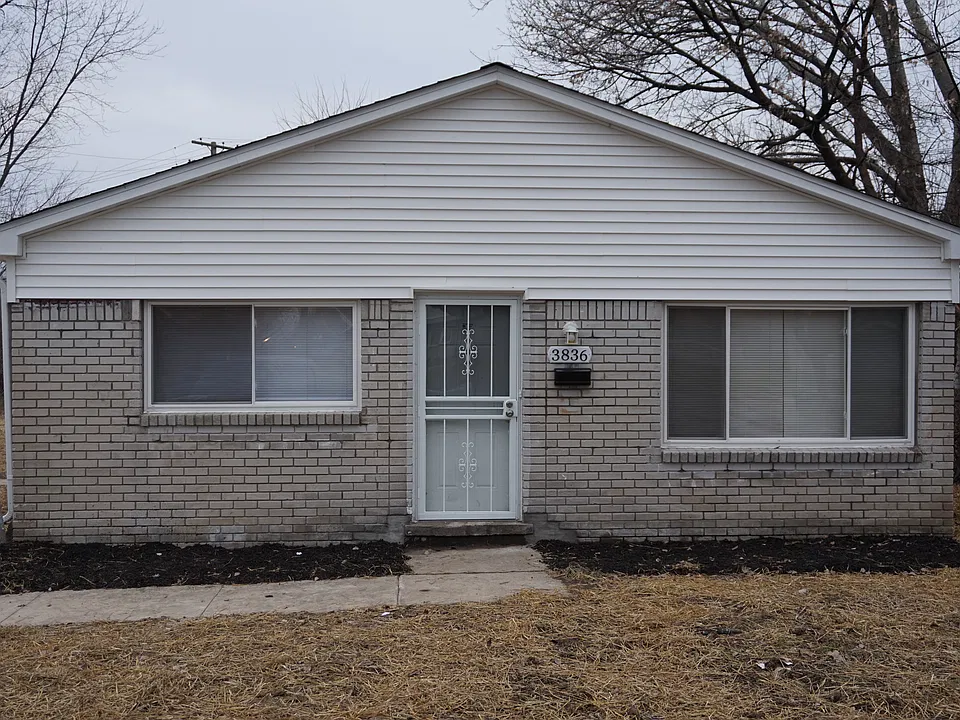 3836 Robinson Ct