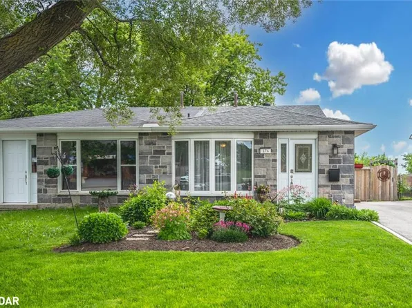 17 A Cundles Rd E, Barrie, ON L4M 5L1