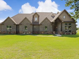 104 Rattling Antler Ct, Azle, TX 76020