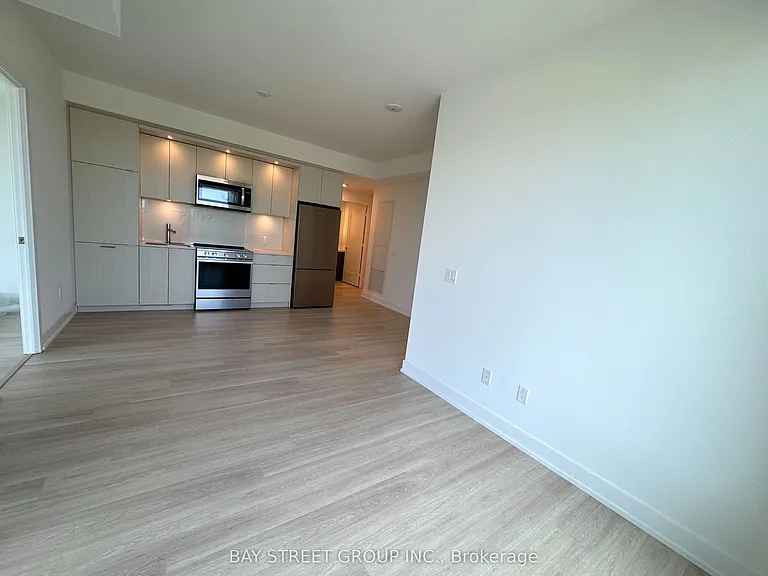 60 Central Park Dr #2013 — Photo 9