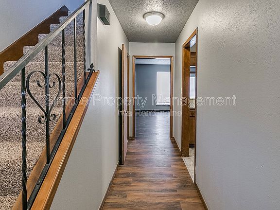 3rd image of 1902 N Moulton Ct