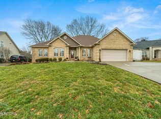 921 Annatole Ln, Knoxville, TN 37938
