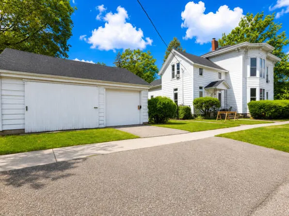 214 N Gremps St, Paw Paw, MI 49079