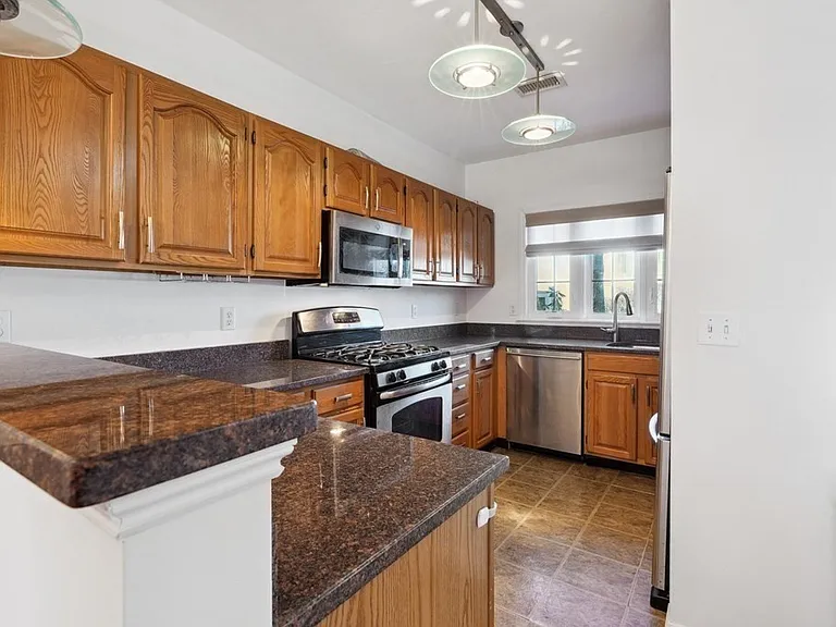 310 Tilden Commons Ln #310 — Photo 9