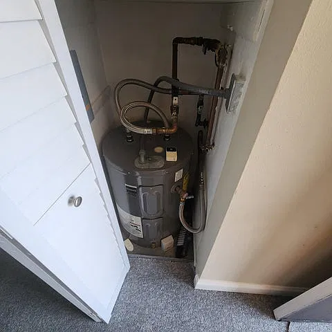 2 bed, 858 sqft, $2,800 — Photo 2