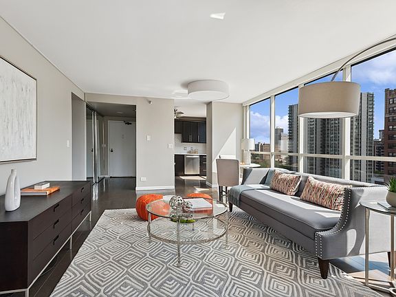 3rd image of 1212 N Lasalle St #1201