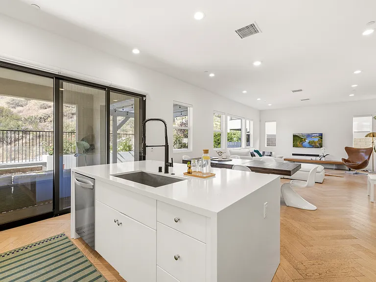 19212 Blackthorn Dr — Photo 17