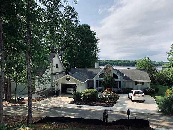 2nd image of 830 Eagles Nest Dr