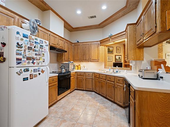 5th image of 2809 Arroyo Ct N