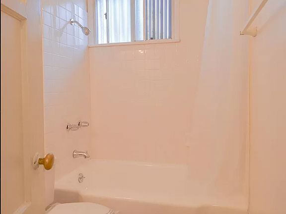 4th image of 3823-3837 Los Feliz Blvd #9E