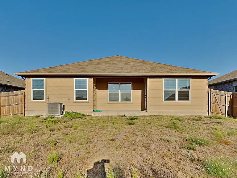 10808 Seguin St — Photo 15