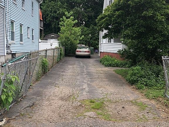 5th image of 33 Melendy Ave