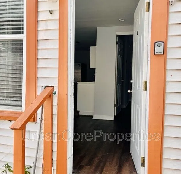 419 4th St N #3 — Photo 2