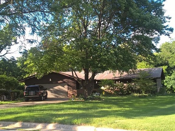 2nd image of 1921 Old Orchard Ct