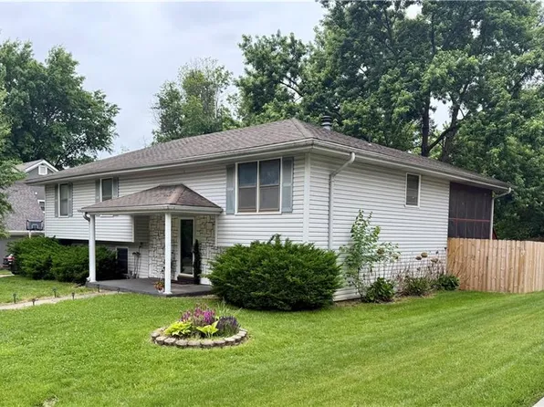 2010 Buckingham St, Saint Joseph, MO 64506