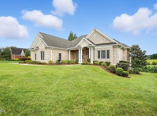 125 Golf Ridge Dr, Kingsport, TN 37664