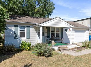 608 NE 76th St, Gladstone, MO 64118