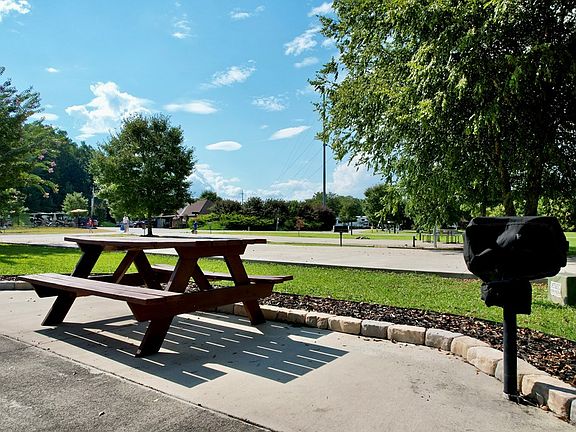 3rd image of 66 Mountain Meadows Trl