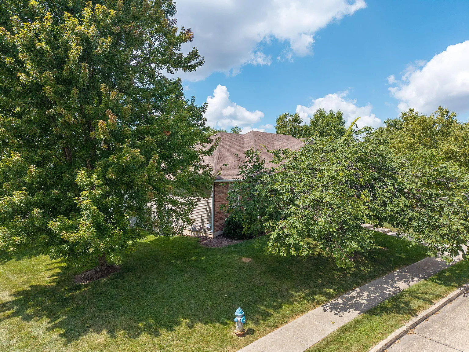 4 bed, 3.0 bath, 3456 sqft, $2,500 — Photo 4