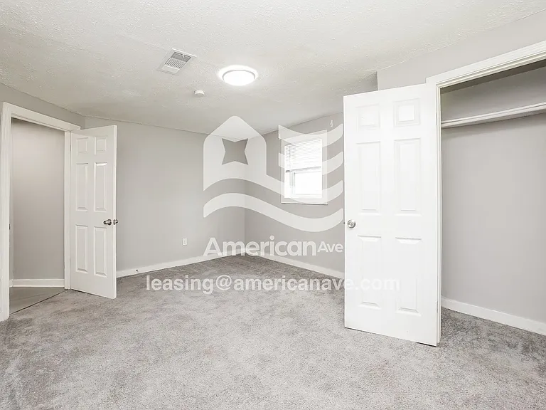 1428648_008_bedroom_9.jpg