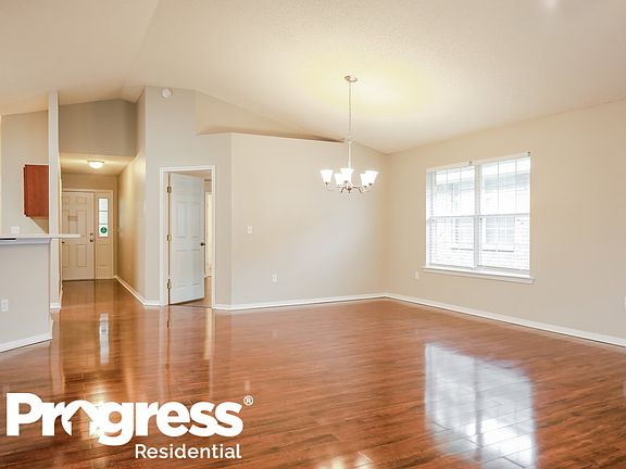 4th image of 1853 Creekview Dr