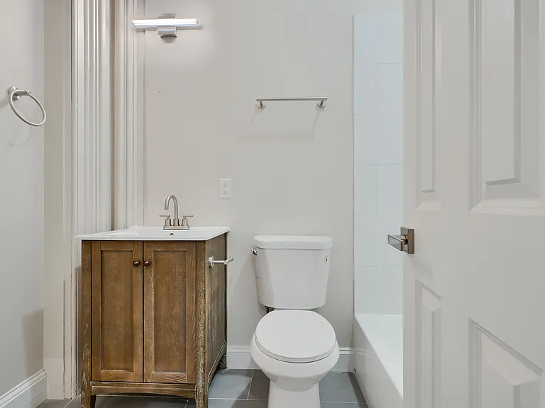 801 N Charles St #11 — Photo 11