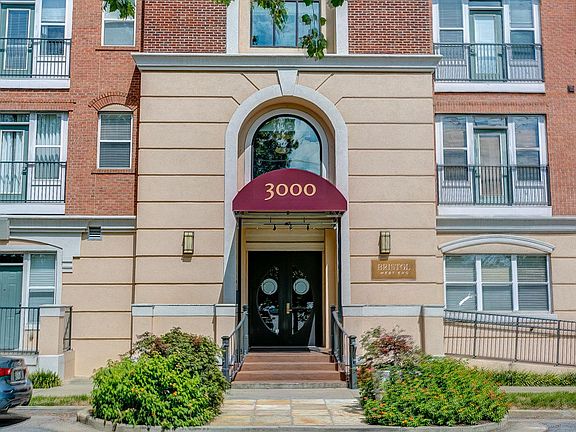 3rd image of 3000 Vanderbilt Pl APT 245