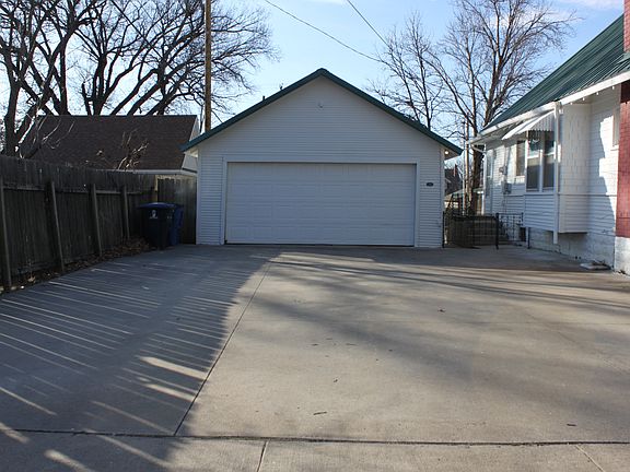 2nd image of 425 W Ash Ave
