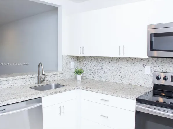 7865 Camino Real #L403, Miami, FL 33143