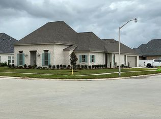 100 Cove Glen Ln, Luling, LA 70070