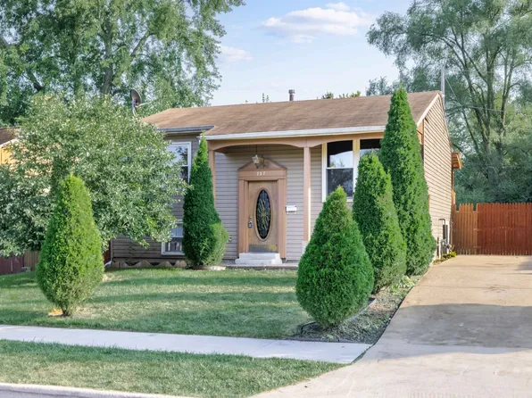 737 Southwind Dr, Carpentersville, IL 60110