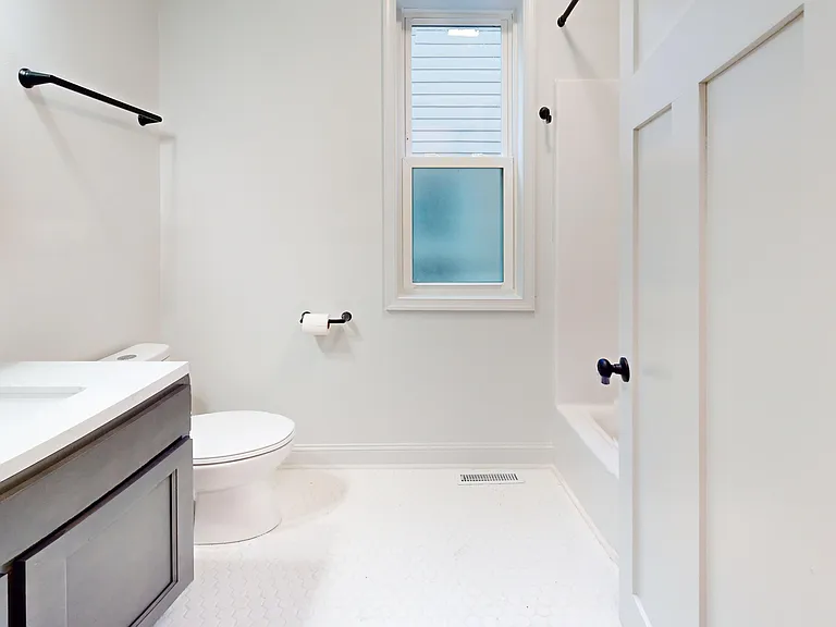 914 W 3rd St #1 — Photo 19