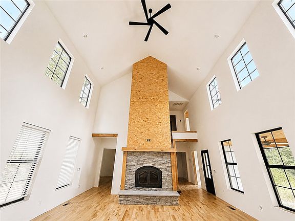 5th image of 100 Builders Ln