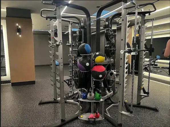 156 Clarkson Avenue image 8 of 13