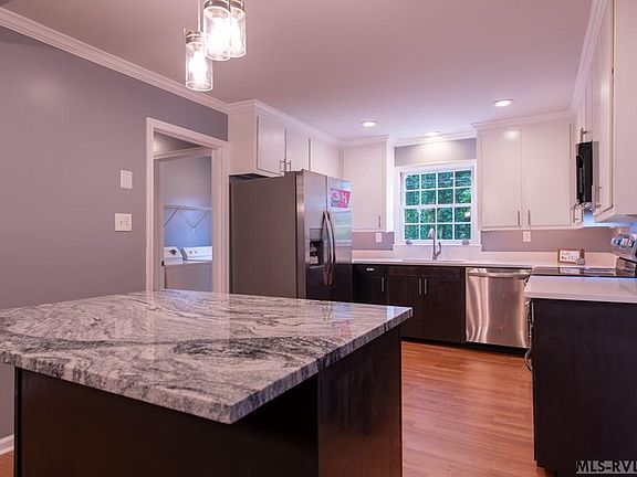 5th image of 613 Binford St