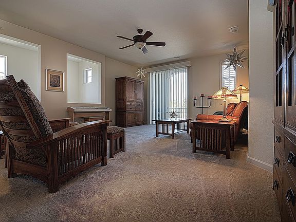 4th image of 768 Placer Cir