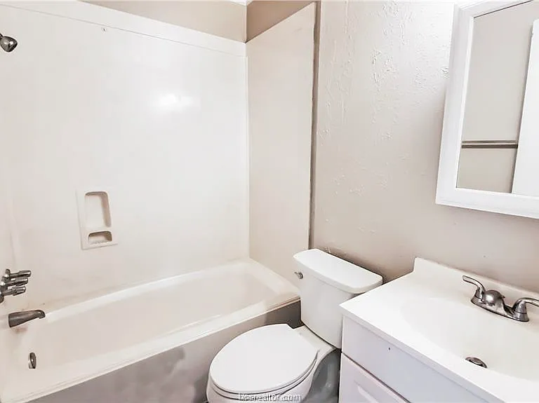 1908 Barak Ln #15 — Photo 9