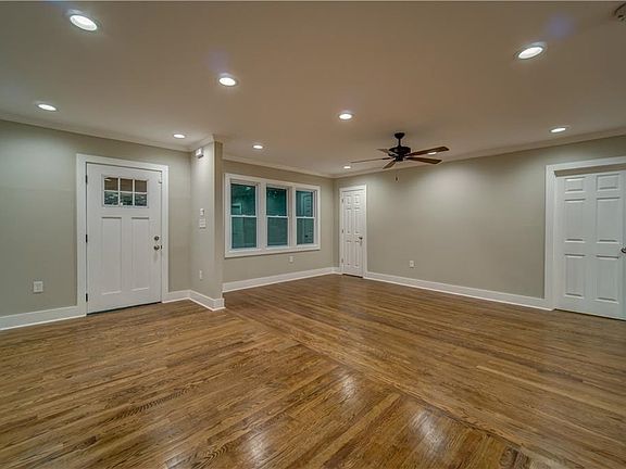 5th image of 2303 Sheryl Dr